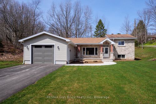 1996 6th Ave W, Owen Sound, ON, N4K5J1 | Card Image