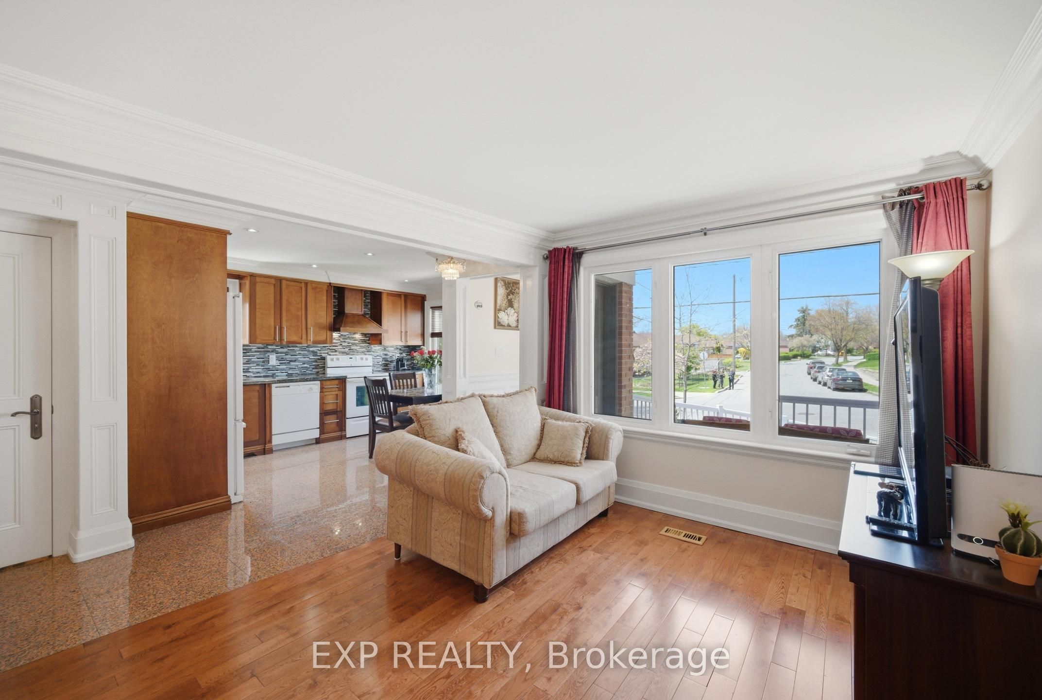 Residential in Toronto W04 4