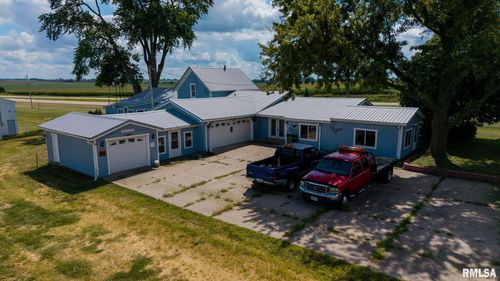 2497 340th Ave, De Witt, IA, 52742-9220 | Card Image