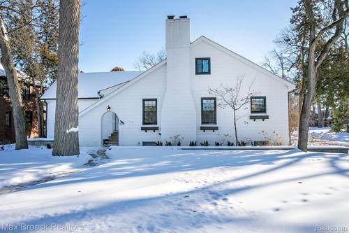 93 Oakdale Blvd, Pleasant Ridge, MI, 48069-1039 | Card Image