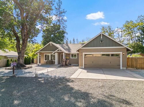 410 Park Dr, Shady Cove, OR, 97539-9820 | Card Image