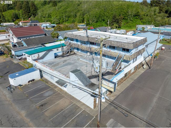 115 8 Th St, Home with 0 bedrooms, 0 bathrooms and 15 parking in Winchester Bay OR | Image 4