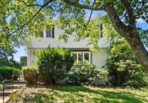 72 Hathaway Cir, Arlington, MA, 02476-7251 | Card Image