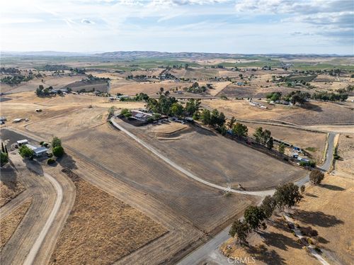 2245 Rancho Lomas Way, San Miguel, CA, 93451-9080 | Card Image