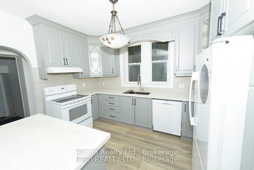 81 Florence Ave, Kitchener, ON, N2A2K9 | Card Image
