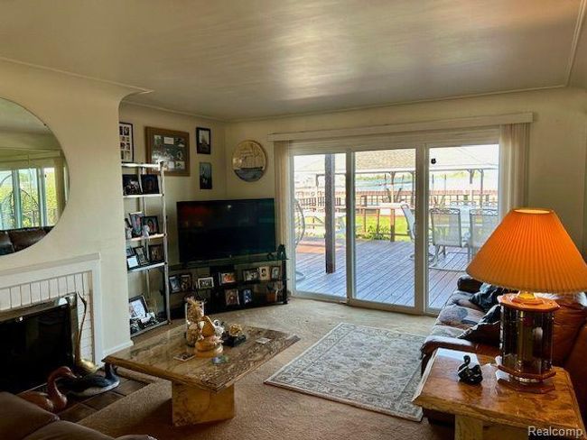 32241 N River Rd, House other with 3 bedrooms, 2 bathrooms and null parking in Harrison Twp MI | Image 8