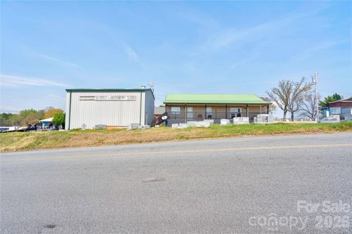 145 Moody St, Forest City, NC, 28043-3048 | Card Image