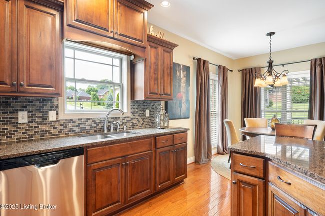 905 Fossil Creek Cir, House other with 4 bedrooms, 3 bathrooms and null parking in Louisville KY | Image 23