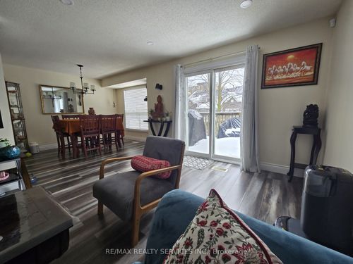 32-54 Green Valley Dr, Kitchener, ON, N2P1Z9 | Card Image