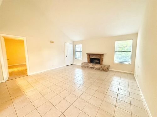 apt-c-8915 Emnora Ln, Houston, TX, 77080-6020 | Card Image