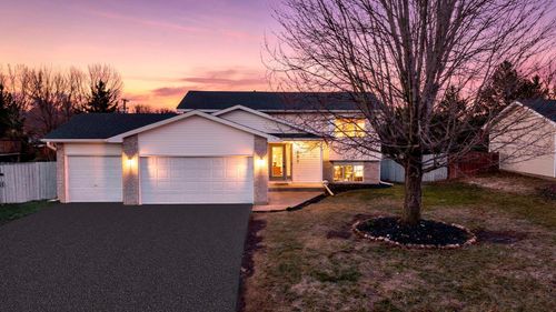 800 11th Ave Sw, Isanti, MN, 55040-7295 | Card Image