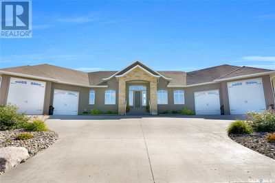 330 Spruce Creek Dr, House other with 5 bedrooms, 4 bathrooms and null parking in Pilot Butte SK | Image 3