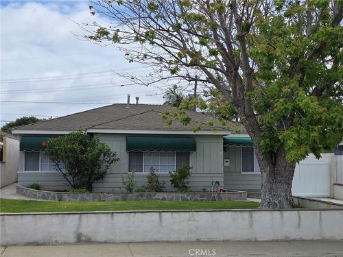 2923 Perkins Ln, Redondo Beach, CA, 90278-1742 | Card Image