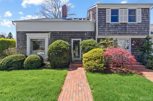 31-570 Hampton Rd, Southampton, NY, 11968-3019 | Card Image