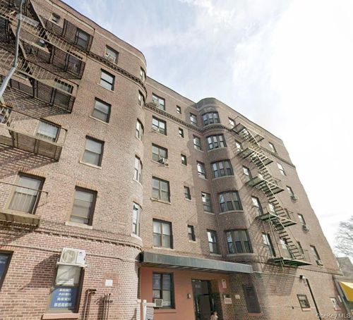 3b-83-06 Vietor Ave, Elmhurst, NY, 11373-3201 | Card Image