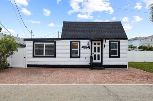 13707 Plymouth St, Madeira Beach, FL, 33708-2541 | Card Image