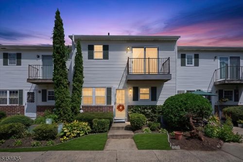 2 King James Ct, Scotch Plains, NJ, 07076-1110 | Card Image