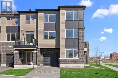 829 Kiniw Private, Ottawa, ON, K1K0P5 | Card Image