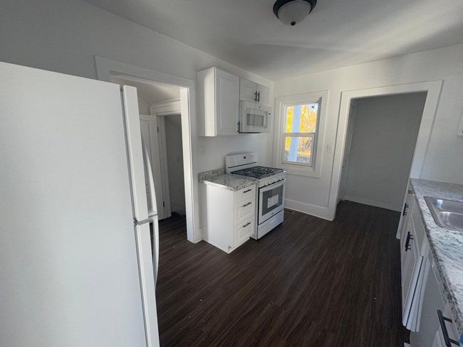 Kitchen | Image 7