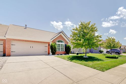 1451 Colony Park Dr, Greenwood, IN, 46143-6429 | Card Image