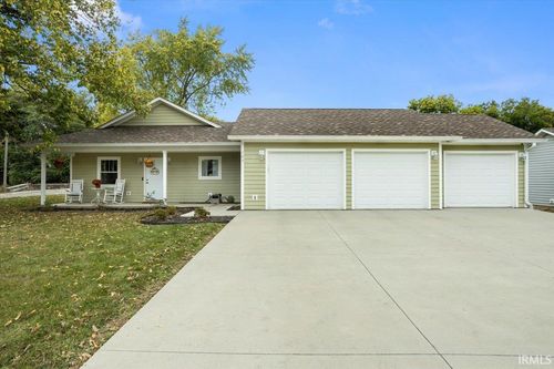 105 Packett Ave, Delphi, IN, 46923-1048 | Card Image