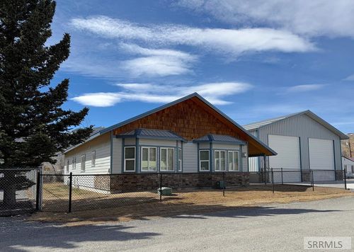 801 Forest Dr, Mackay, ID, 83251-7801 | Card Image