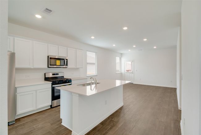 214 Inks Ln, House other with 3 bedrooms, 2 bathrooms and 2 parking in Kyle TX | Image 6