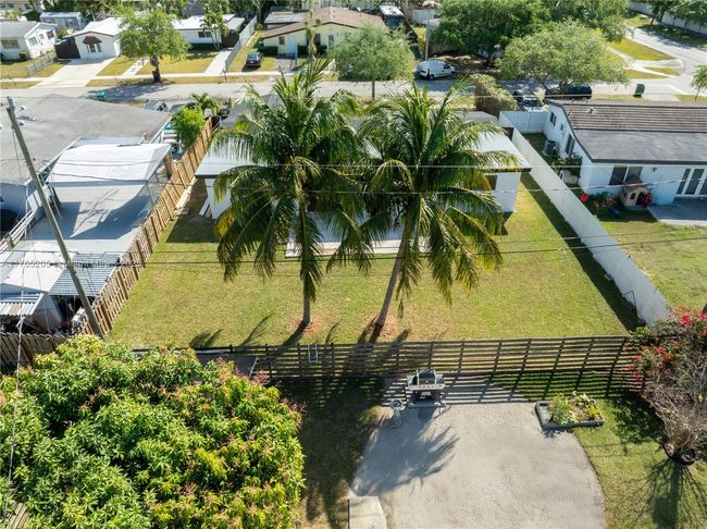 19920 Holiday Rd, House other with 3 bedrooms, 2 bathrooms and null parking in Cutler Bay FL | Image 39