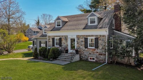 22 Helen St, Fanwood, NJ, 07023-1528 | Card Image
