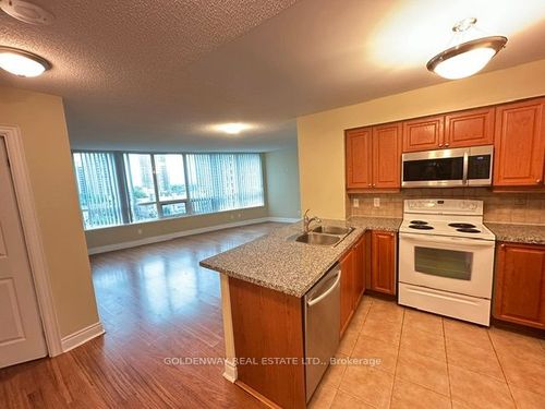 705-15 Greenview Ave, North York, ON, M2M4M7 | Card Image