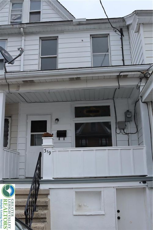 319 N Columbia St, TAMAQUA, PA, 18252-1605 | Card Image