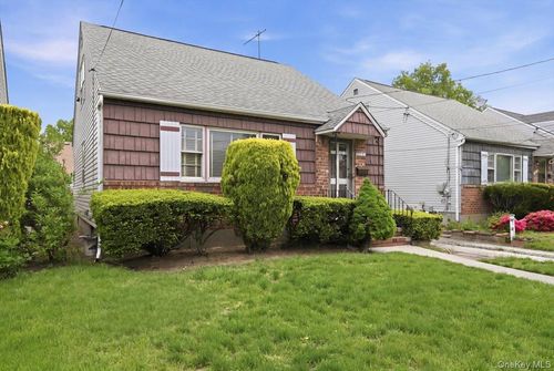 25707 147th Ave, Rosedale, NY, 11422-3316 | Card Image