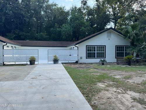 304 Ruella Ave, Bay Saint Louis, MS, 39520-4637 | Card Image