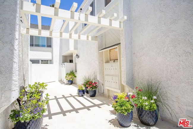11 - 910 19 Th St, Condo with 3 bedrooms, 3 bathrooms and 2 parking in Santa Monica CA | Image 30