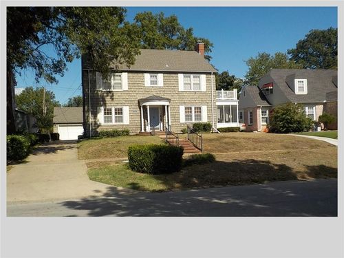 1216 W 4th St, Coffeyville, KS, 67337-3302 | Card Image