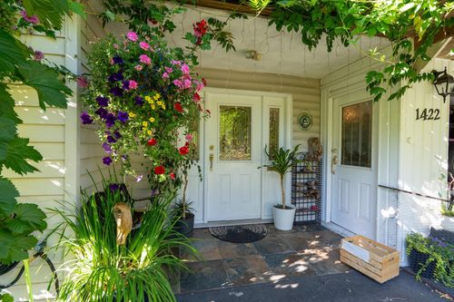 1422 Kilmer Rd, North Vancouver, BC, V7K1R2 | Card Image
