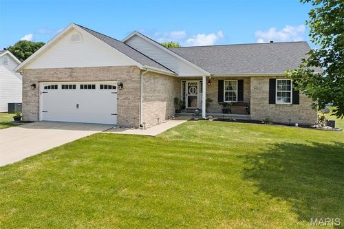 100 Quail Dr E, Highland, IL, 62249-3071 | Card Image