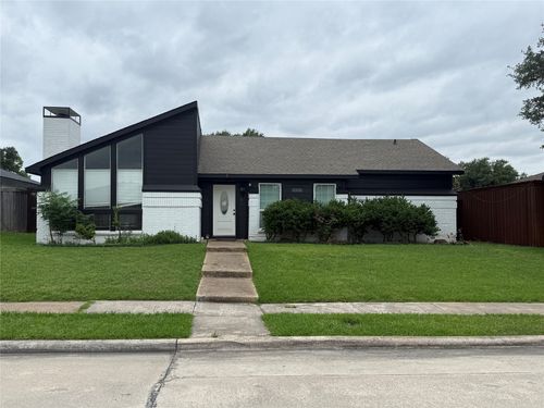 2206 Old Mill Rd, Carrollton, TX, 75007-5926 | Card Image