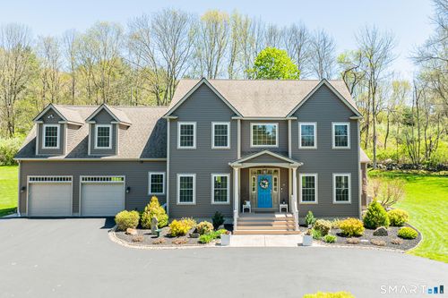 10 Heritage Rd, Putnam, CT, 06260-2713 | Card Image