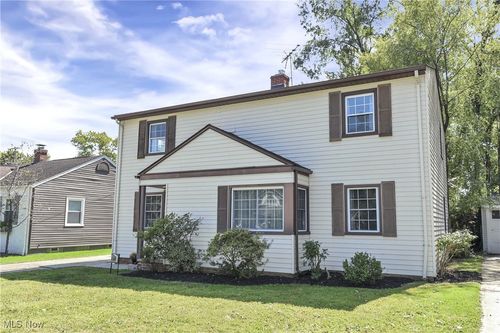 21237 Westwood Rd, Fairview Park, OH, 44126-1123 | Card Image