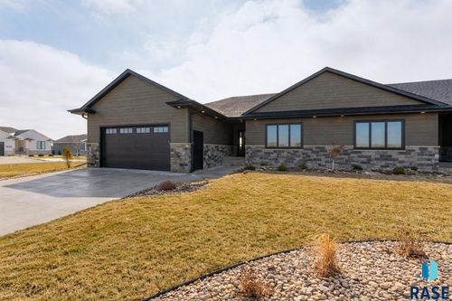 2701 W Oak Hill Dr Drive, Sioux Falls, SD, 57108 | Card Image