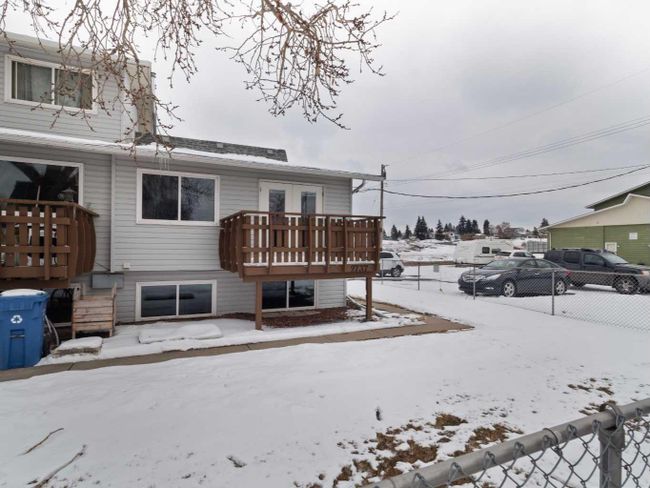 A - 2737 78 Avenue Se, Home with 2 bedrooms, 1 bathrooms and 1 parking in Calgary AB | Image 6