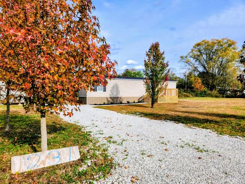 231 Sunset Dr, Clay City, KY, 40312-1317 | Card Image