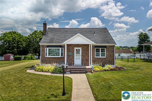 3418 N 2nd St, Whitehall, PA, 18052-3109 | Card Image