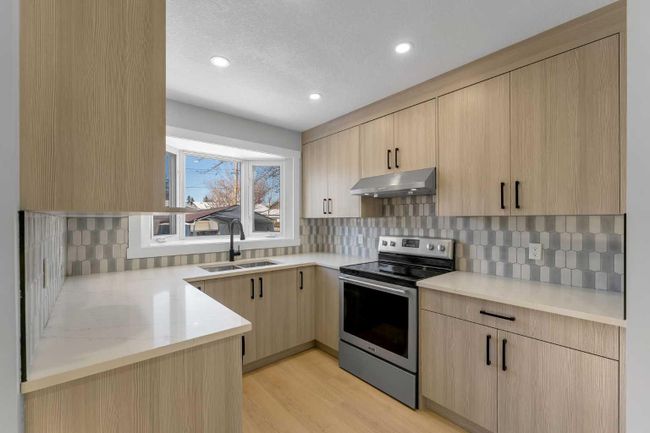 427 Penswood Road Se, Home with 5 bedrooms, 2 bathrooms and 4 parking in Calgary AB | Image 10