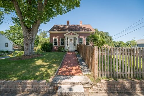 425 Main St, Groveland, MA, 01834-1100 | Card Image