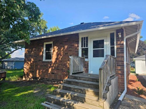 808 Spruce St, Allison, IA, 50602-7700 | Card Image