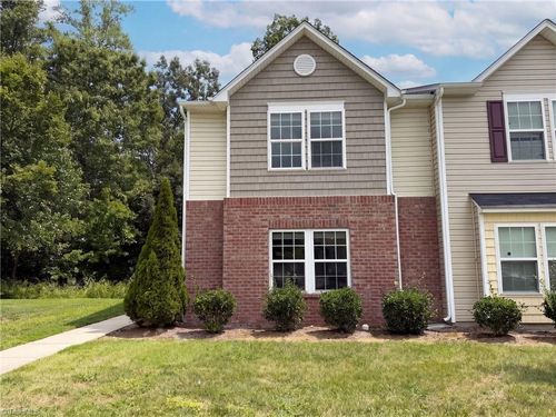411 Sandybrooke Dr, High Point, NC, 27265-2923 | Card Image