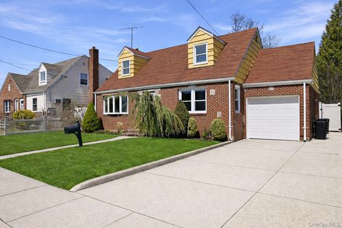 1719 William St, Merrick, NY, 11566-1950 | Card Image