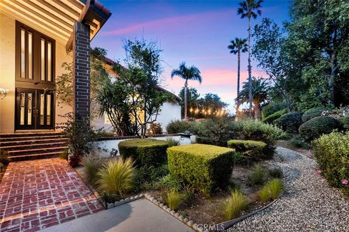 20138 Greenbriar Dr, Tarzana, CA, 91356-5649 | Card Image